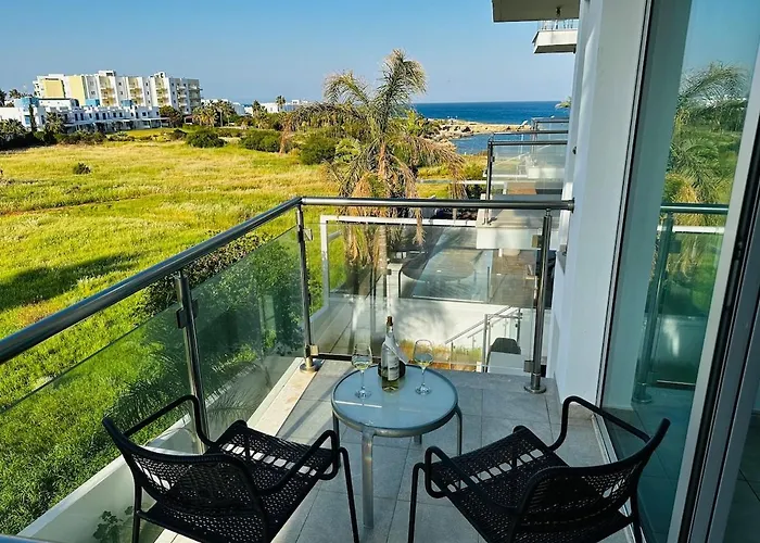 Beachfront Seaview Lejlighed Paralimni