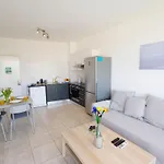 Beachfront Seaview Apartman *