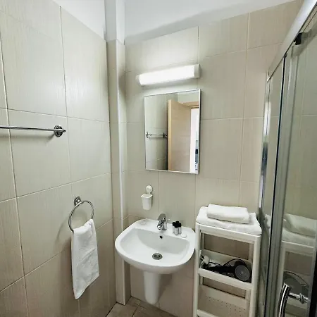 Апартаменты Beachfront Seaview