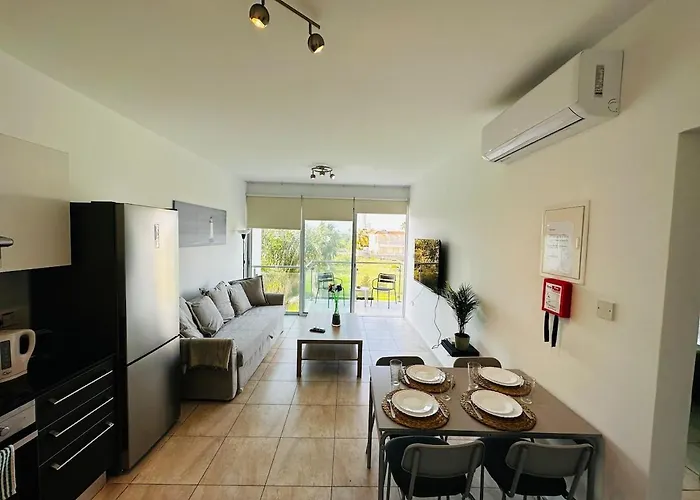 Апартаменты Beachfront Seaview