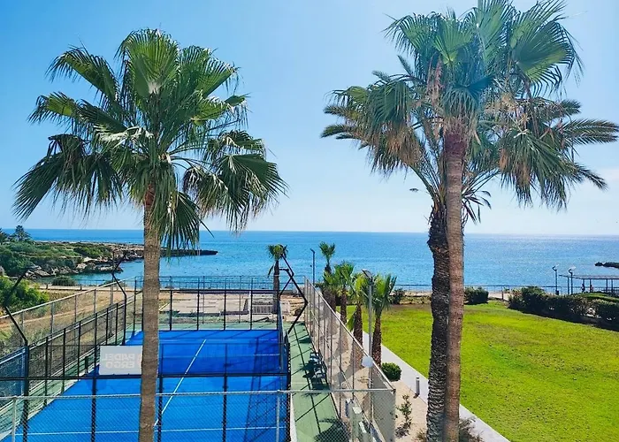 Beachfront Seaview Апартаменты Паралимни