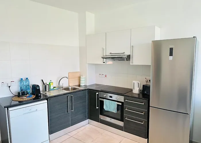 Beachfront Seaview *