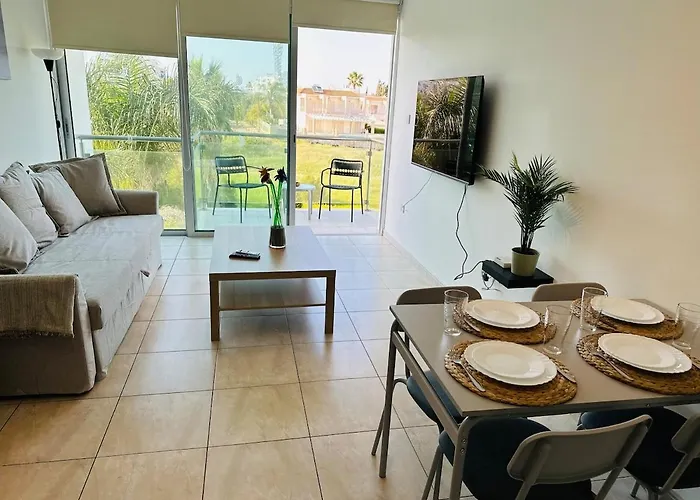 Beachfront Seaview *